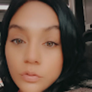 Meet your Posher, Desiree